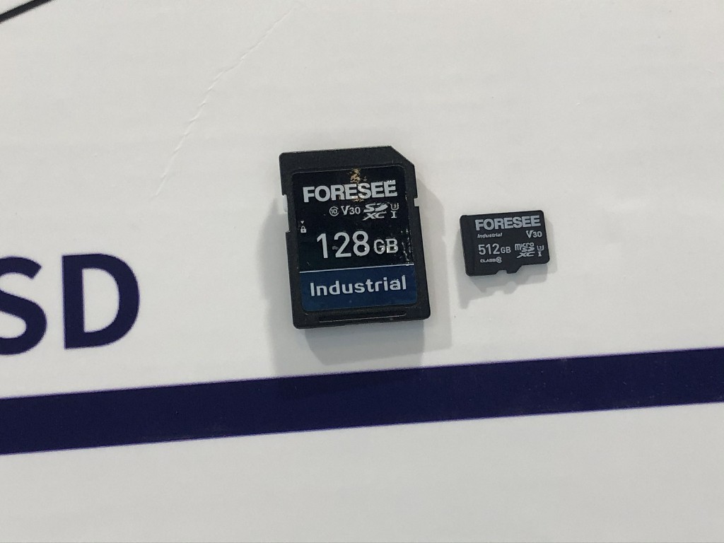 江波龙电子FORESEE工规级MLC系列SD/micro SD卡，容量8GB-128GB，传输速度为100MB/s，工作温度-25℃-85℃/-40℃至+85℃。应用领域有行车记录仪、车载DVR、医疗设备、工业控制等。